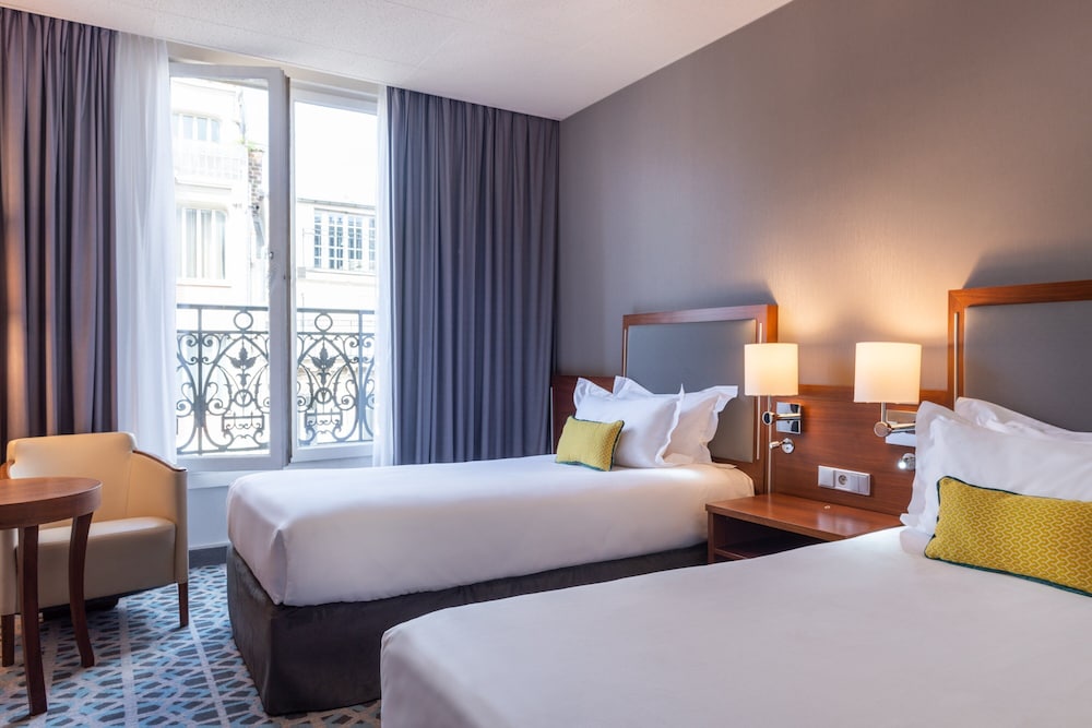 Crowne Plaza Paris-Republique 12