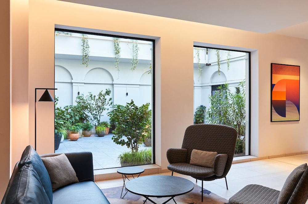Crowne Plaza Paris-Republique 1