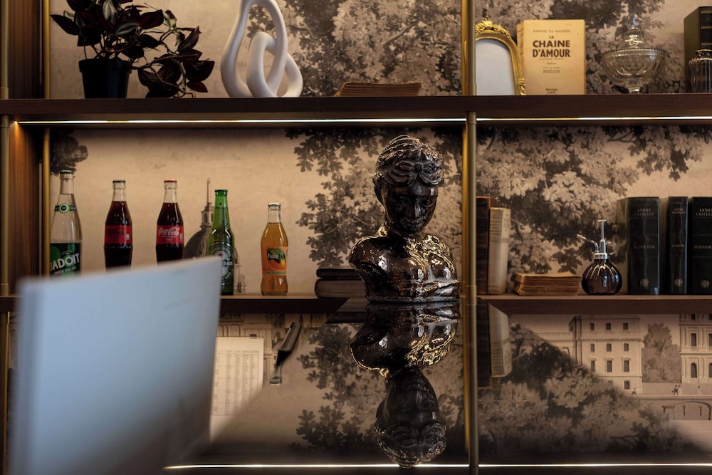 Hotel Kyriad Paris X Canal Saint Martin République 11