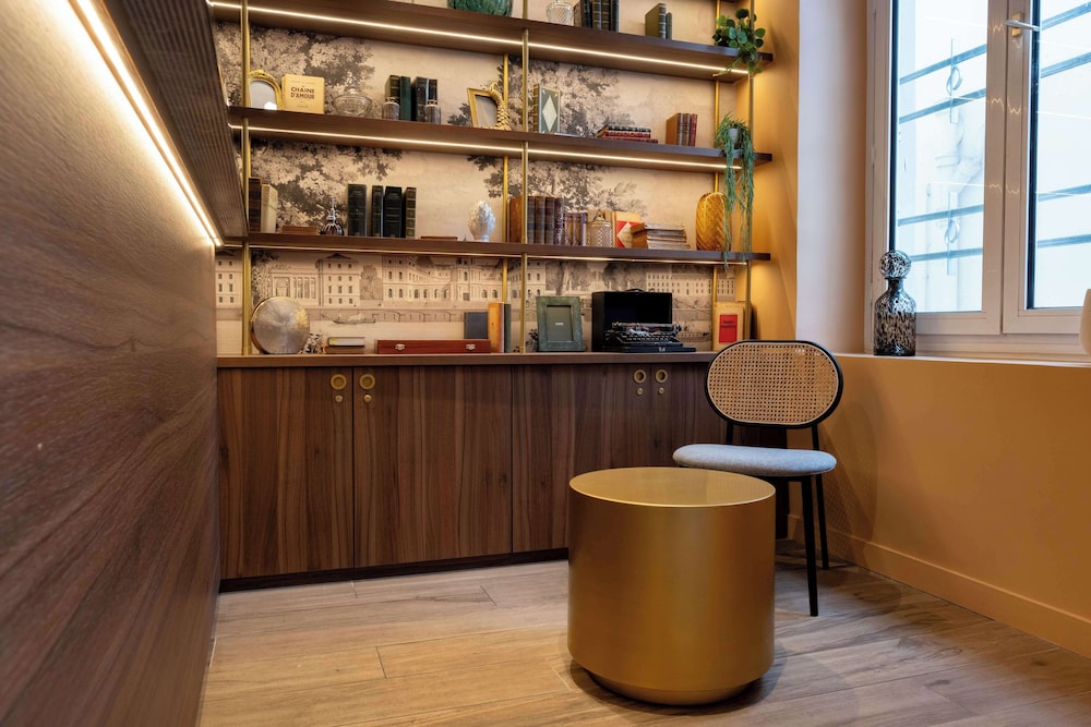 Hotel Kyriad Paris X Canal Saint Martin République 8