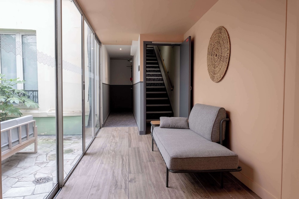 Hotel Kyriad Paris X Canal Saint Martin République 3