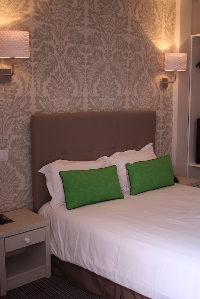 Le Dauphin 6