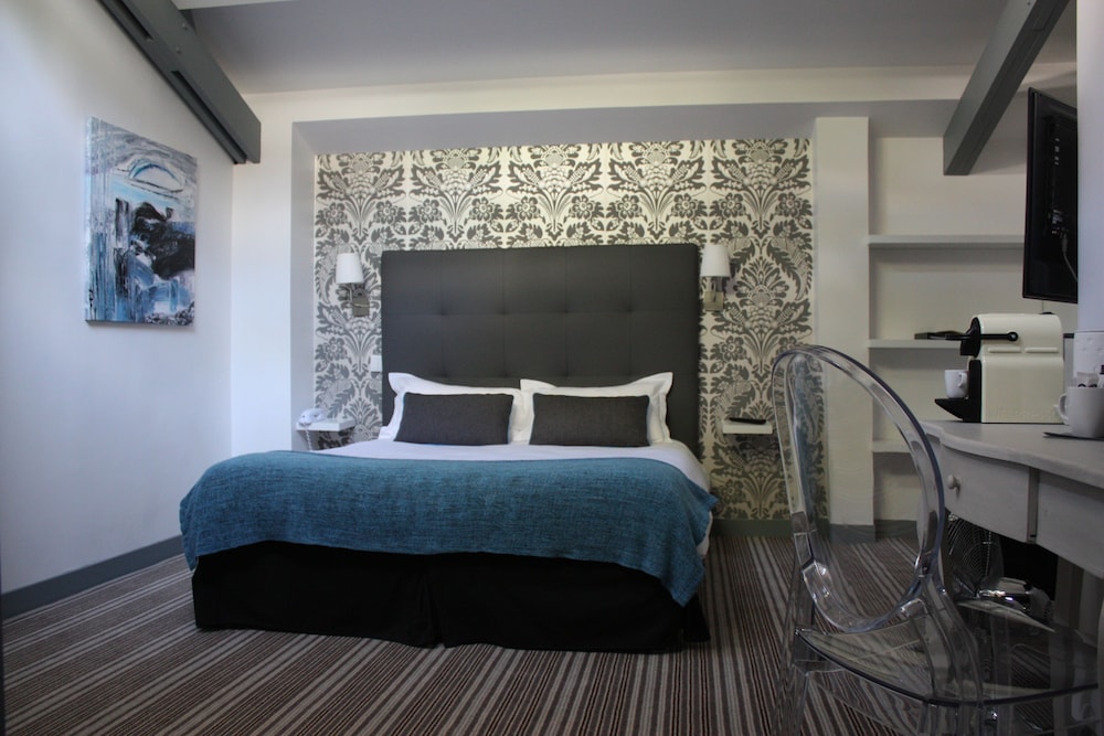 Le Dauphin 9