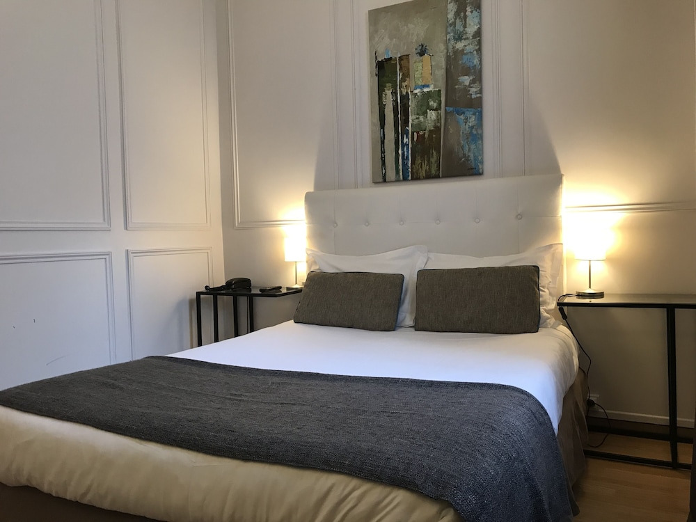 Le Dauphin 11