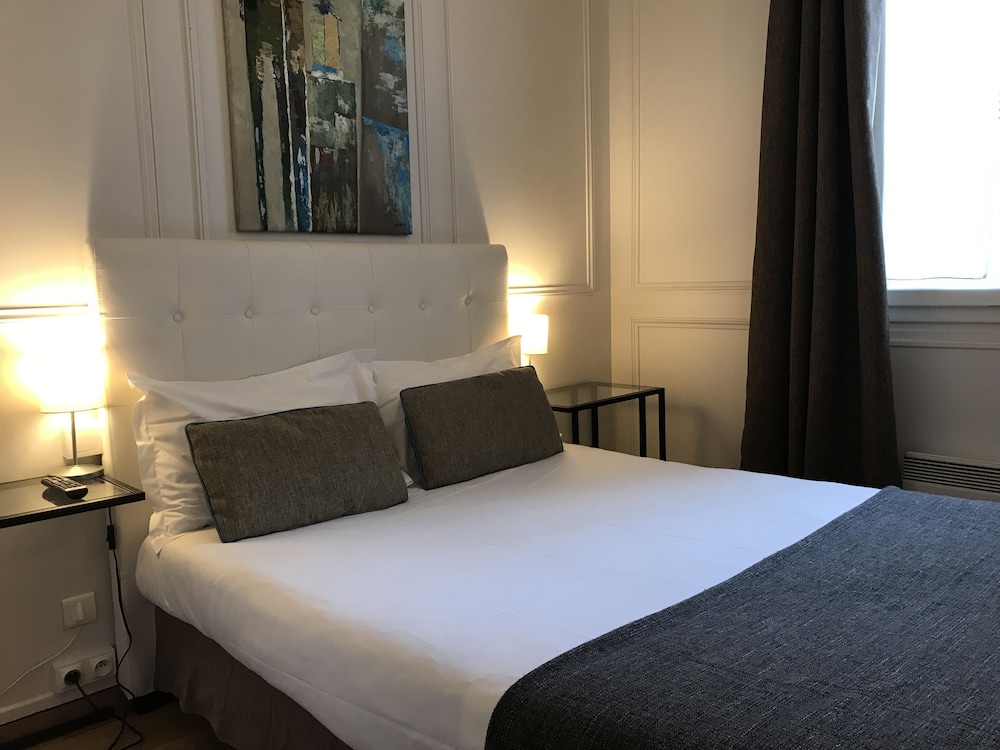 Le Dauphin 10