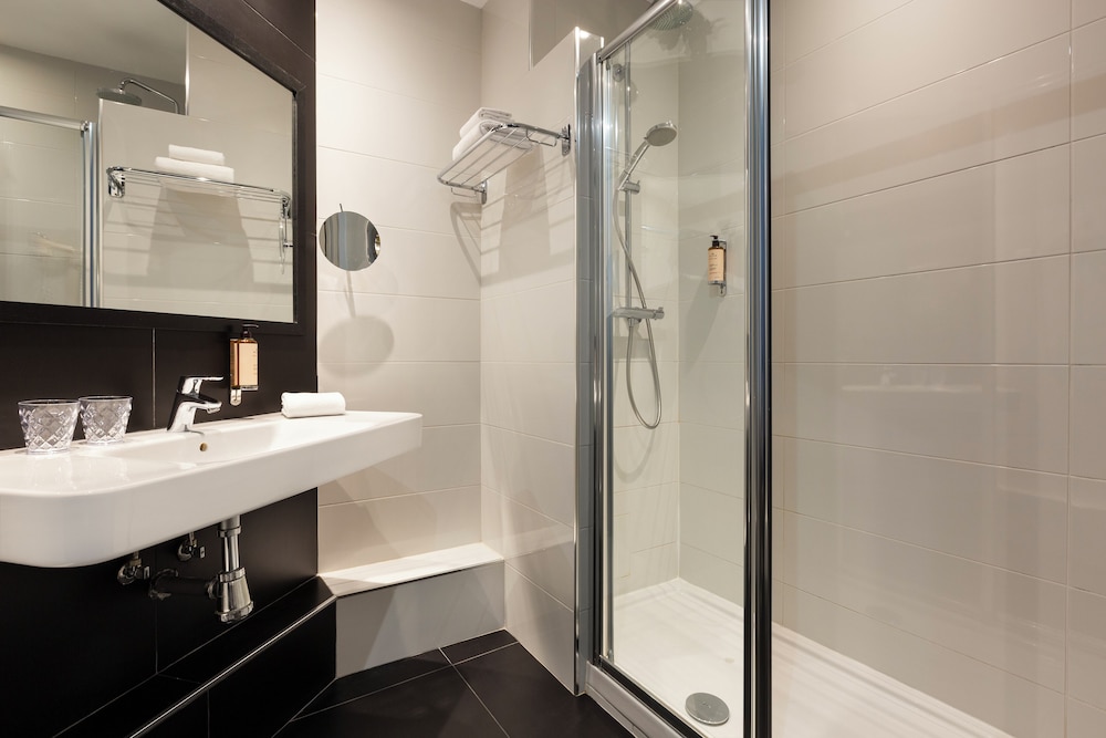Mercure Paris Alésia 11