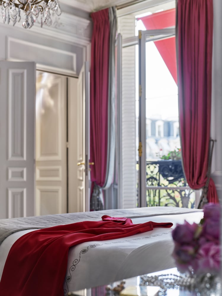 Hotel Plaza Athenee 15