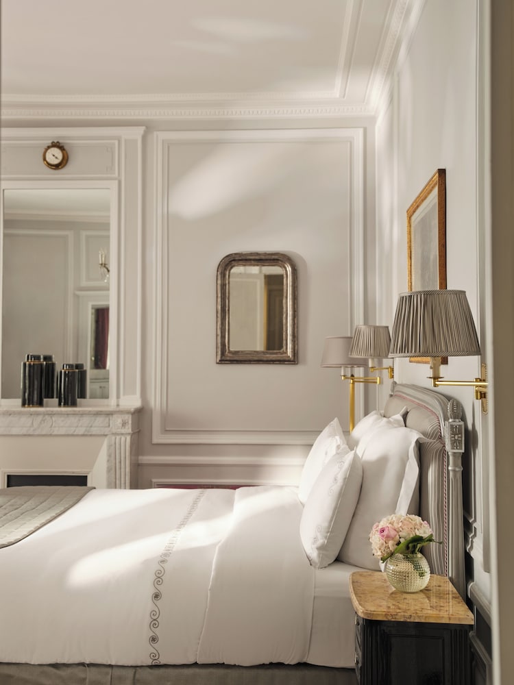 Hotel Plaza Athenee 19