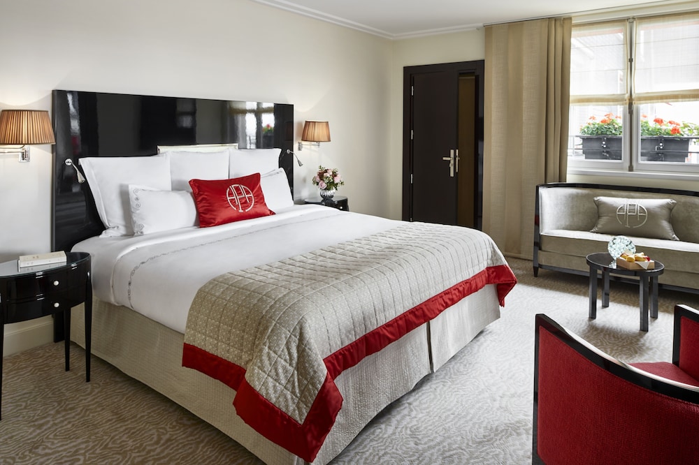 Hotel Plaza Athenee 11