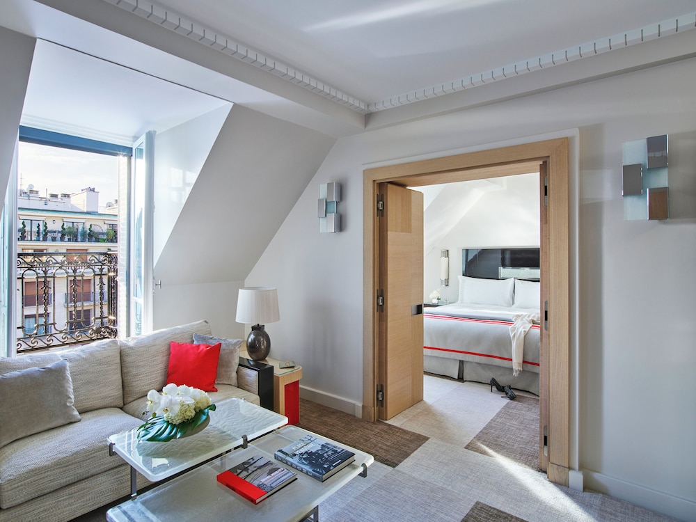 Hotel Plaza Athenee 22