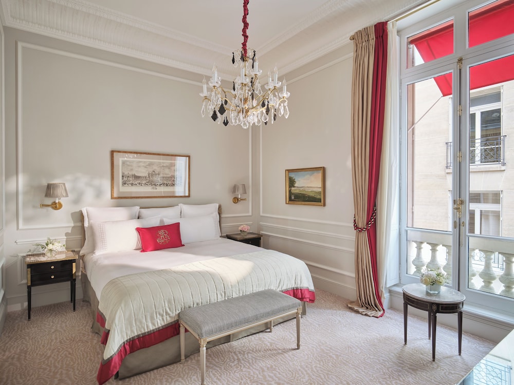 Hotel Plaza Athenee 23
