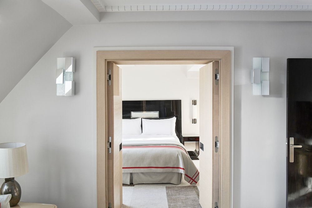 Hotel Plaza Athenee 9