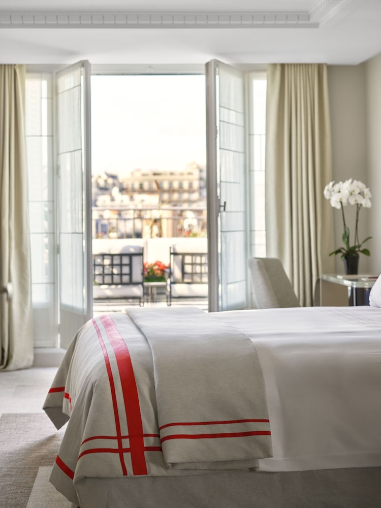 Hotel Plaza Athenee 10