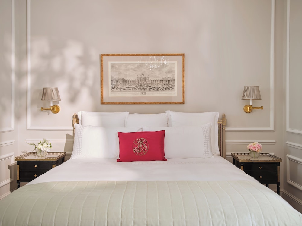 Hotel Plaza Athenee 24
