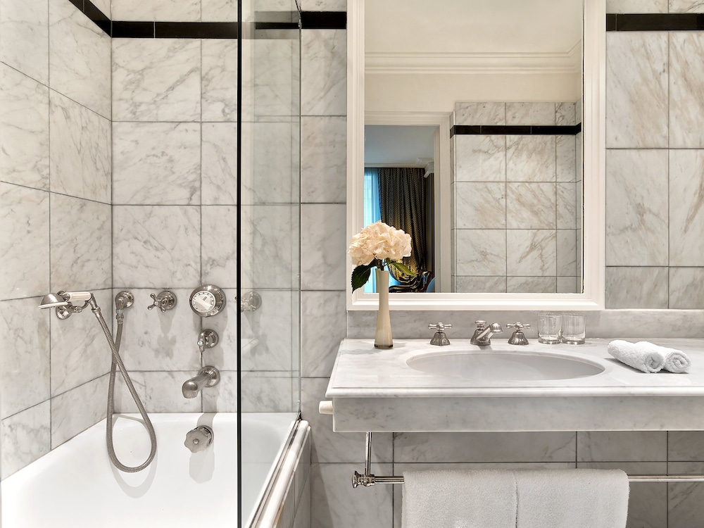 Le Dokhan's, Paris Arc de Triomphe, a Tribute Portfolio Hotel 18