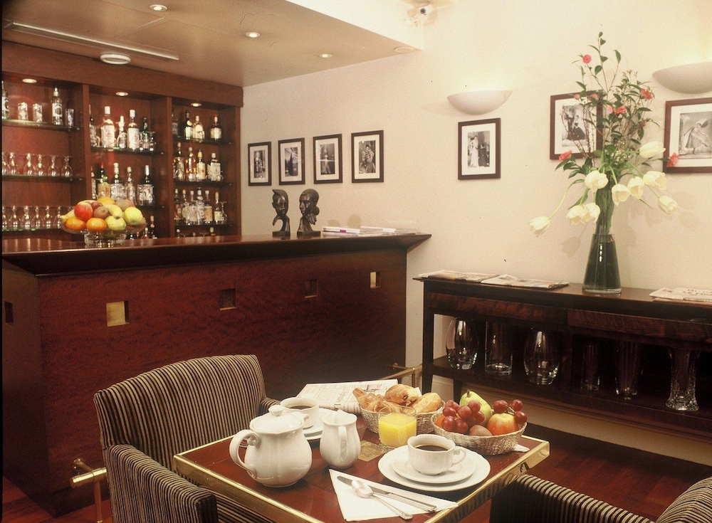 Golden Tulip Washington Opera 21