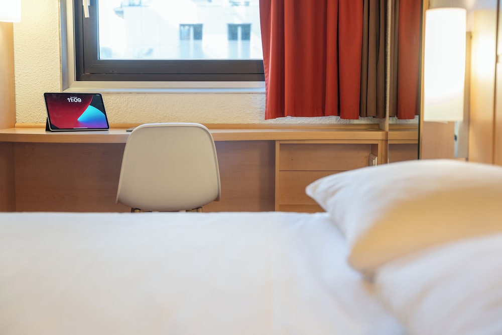 ibis Paris 17 Clichy-Batignolles 13