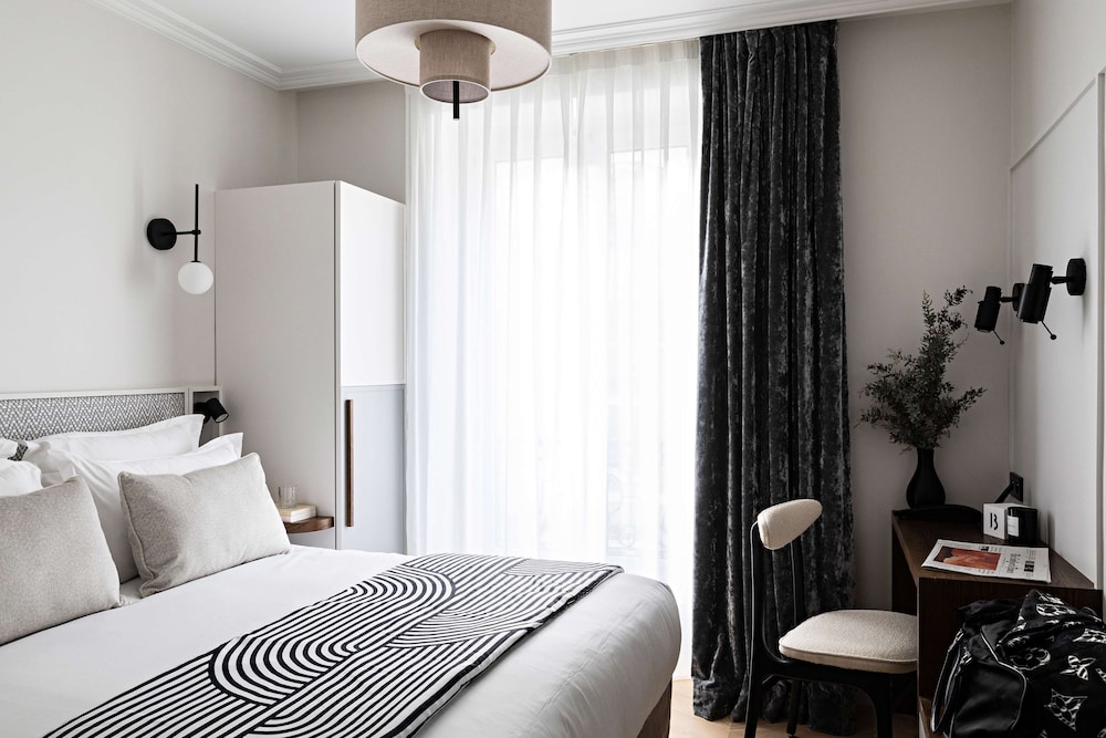 Best Western Premier The Blake Paris Gare Saint Lazare 14