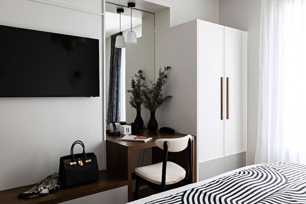 Best Western Premier The Blake Paris Gare Saint Lazare 9