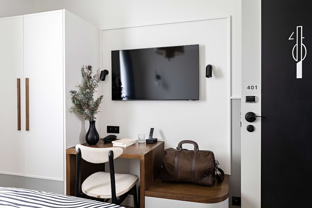 Best Western Premier The Blake Paris Gare Saint Lazare 17