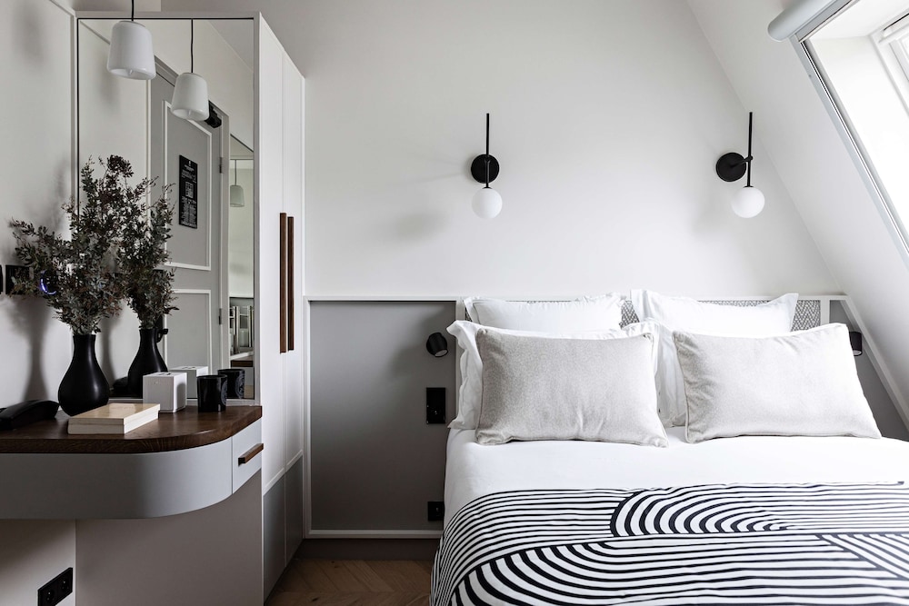 Best Western Premier The Blake Paris Gare Saint Lazare 6