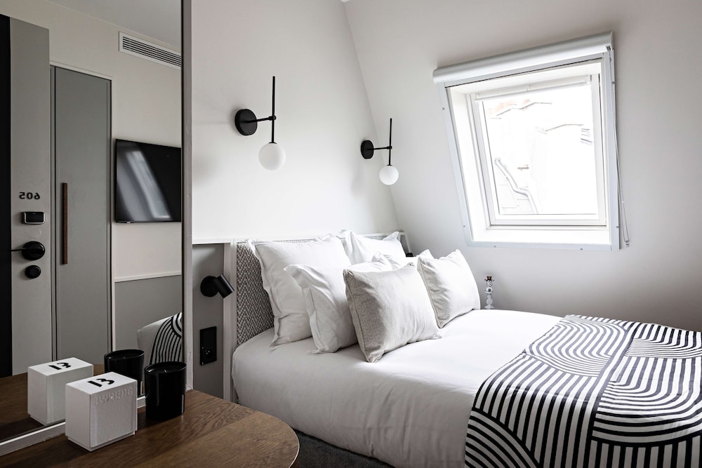 Best Western Premier The Blake Paris Gare Saint Lazare 7