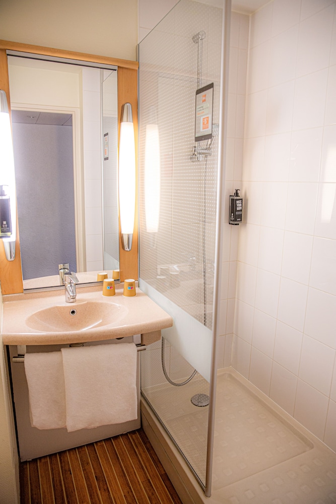 ibis Paris Porte d'Orléans 24