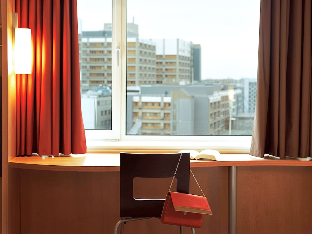 ibis Paris Porte d'Orléans 20