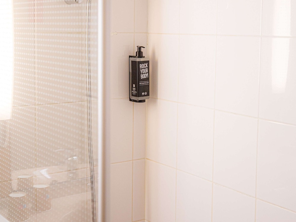 ibis Paris Porte d'Orléans 9