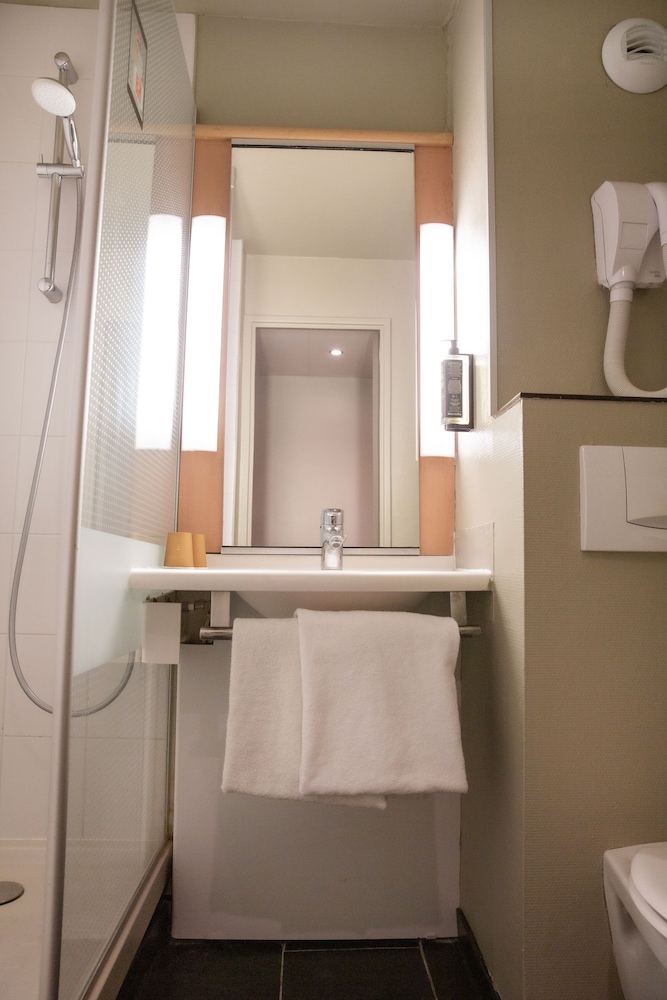ibis Paris Porte d'Orléans 23