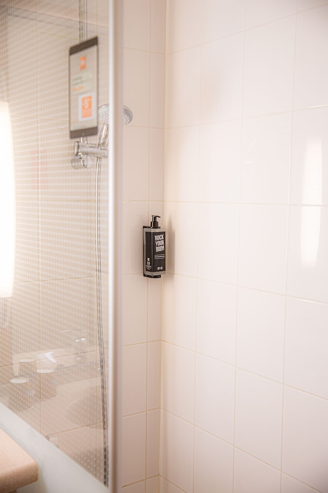 ibis Paris Porte d'Orléans 6