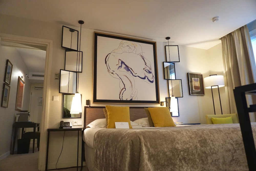 Balmoral 12