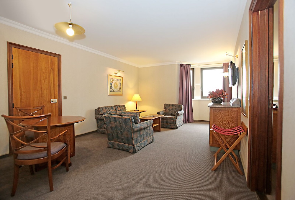 Millennium Hotel Paris Charles De Gaulle 18
