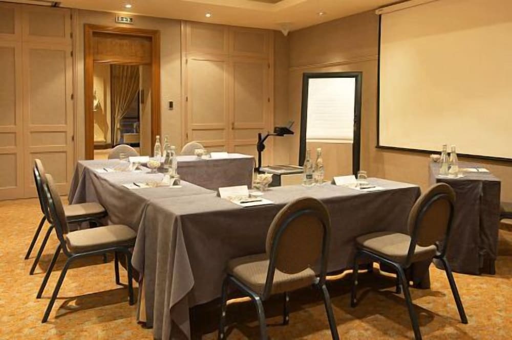 Millennium Hotel Paris Charles De Gaulle 17