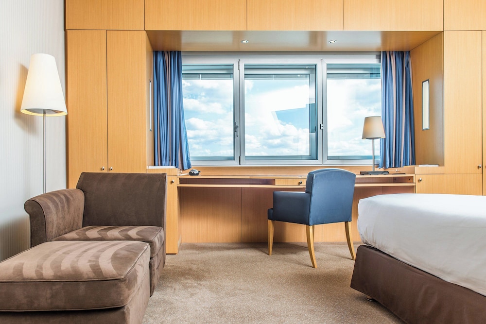 Sheraton Paris Charles de Gaulle Airport Hotel 17