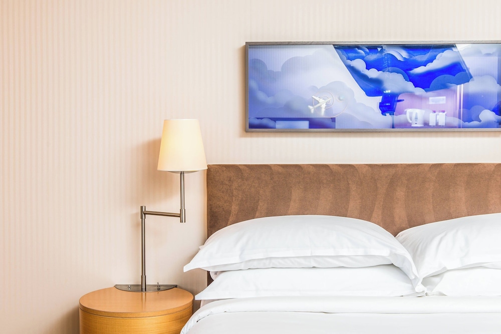 Sheraton Paris Charles de Gaulle Airport Hotel 9