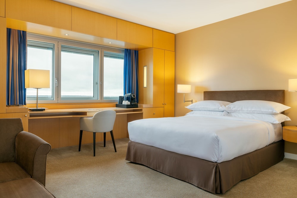Sheraton Paris Charles de Gaulle Airport Hotel 18