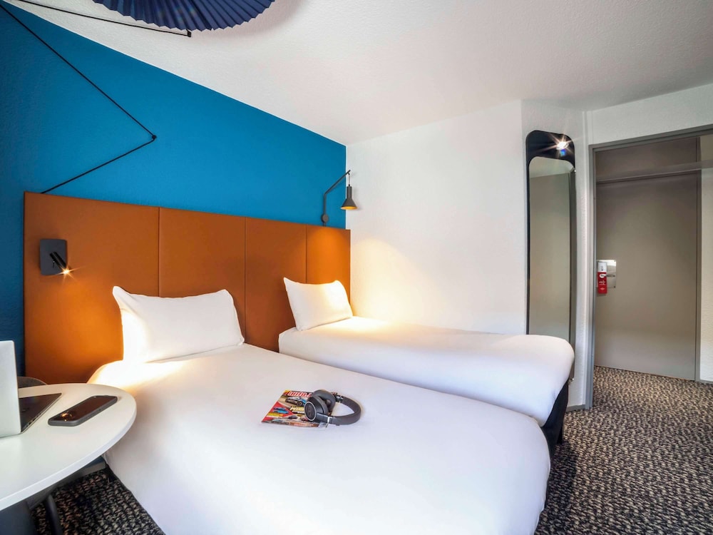 Ibis Paris Porte de Bercy 8