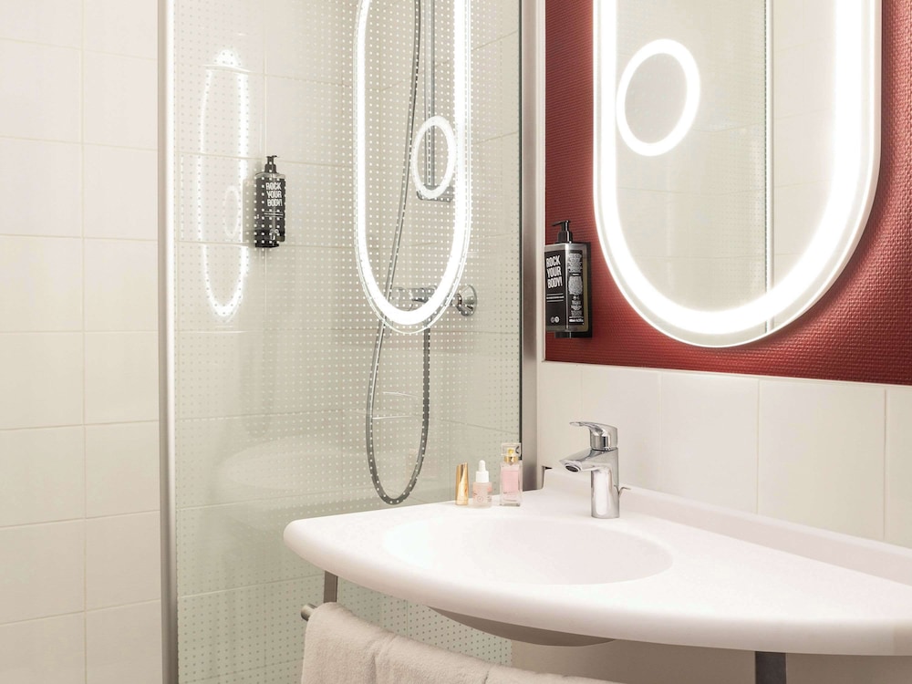 Ibis Paris Porte de Bercy 15
