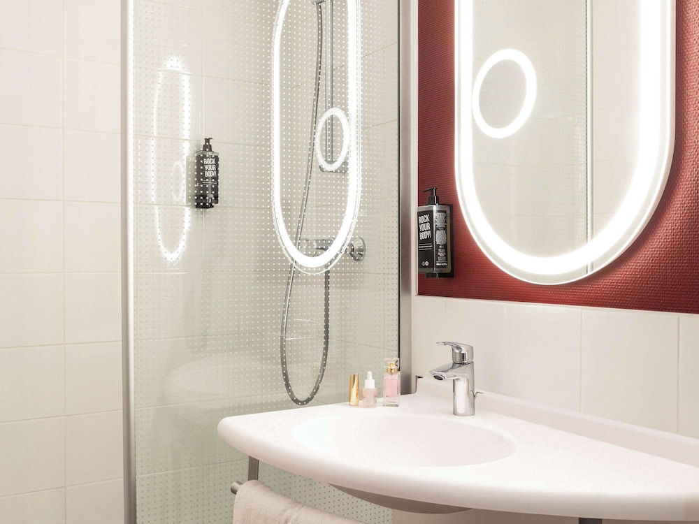 Ibis Paris Porte de Bercy 14