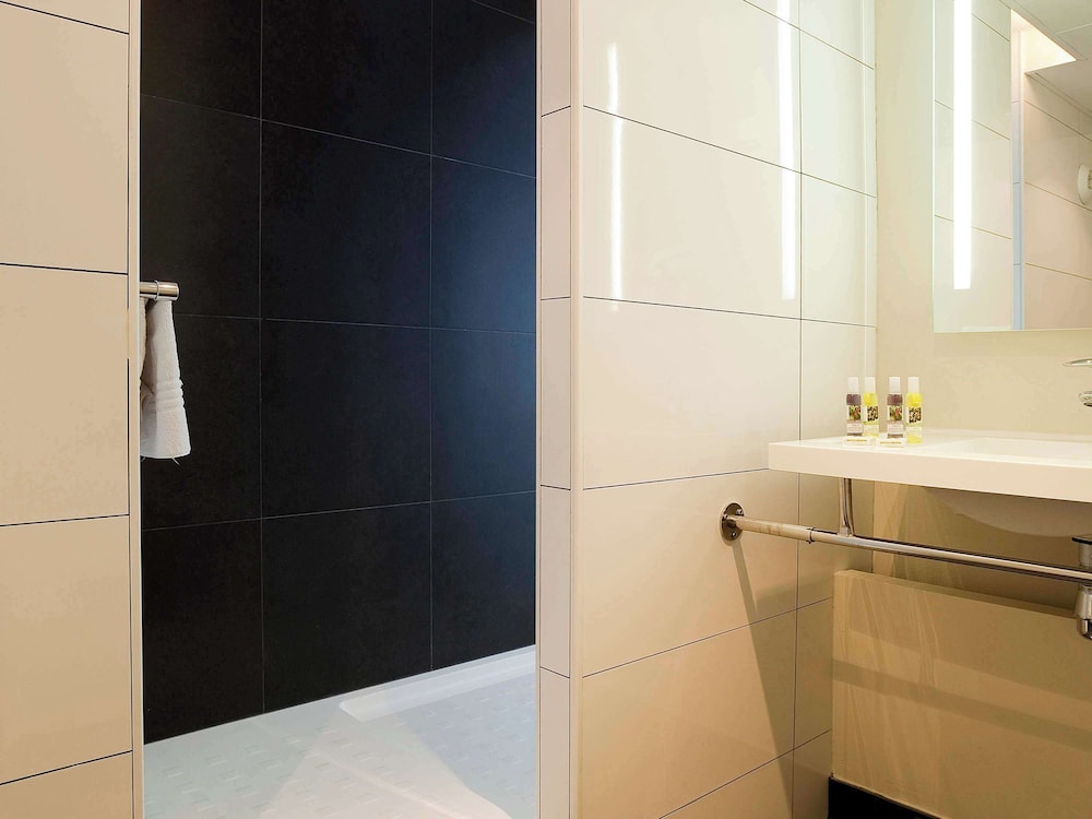 Mercure Paris Porte d'Orleans 11