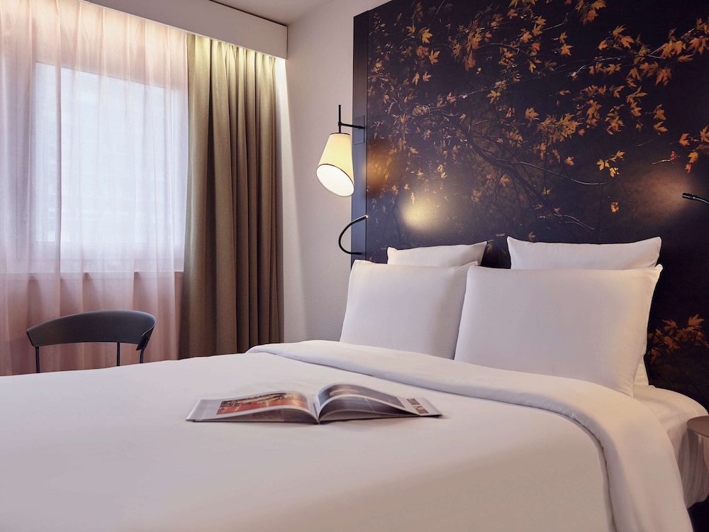 Mercure Paris La Defense Hotel 9