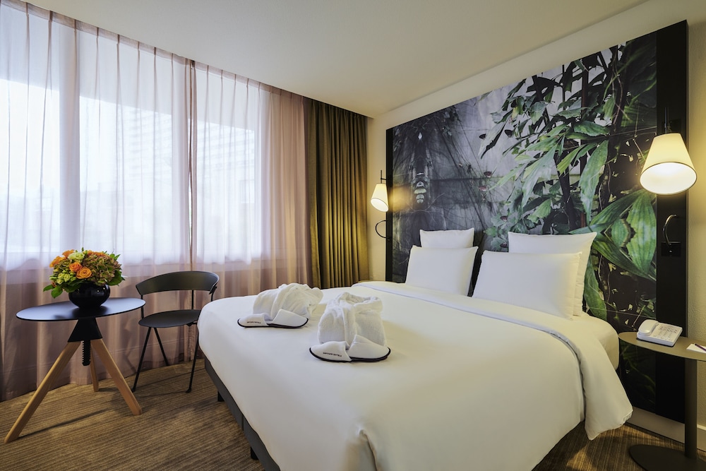 Mercure Paris La Defense Hotel 3