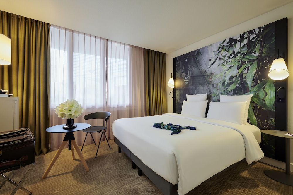 Mercure Paris La Defense Hotel 4