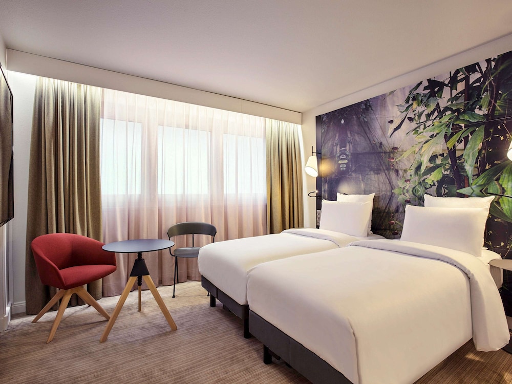 Mercure Paris La Defense Hotel 14