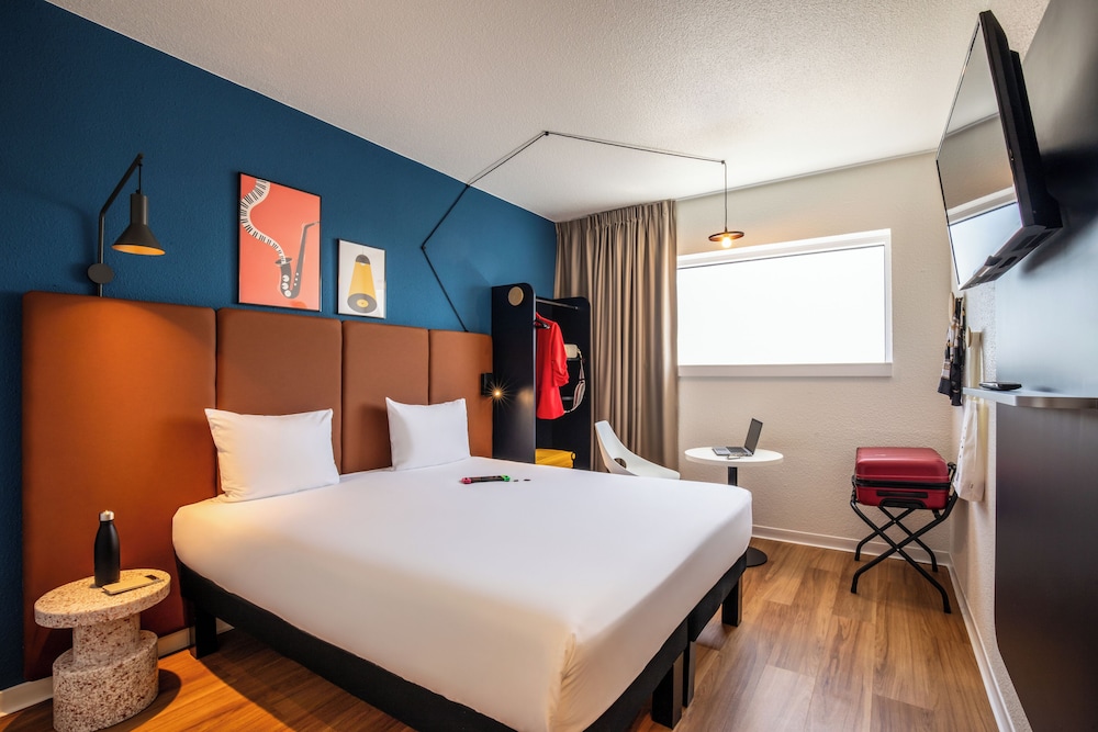 ibis Paris Porte de Montreuil 1