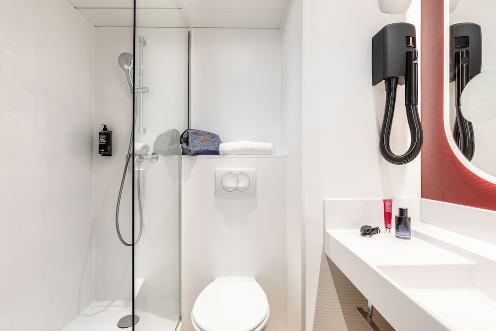 ibis Paris Porte de Montreuil 20