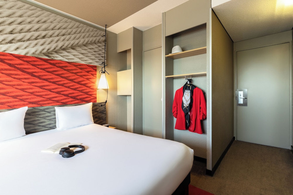 ibis Paris Porte de Montreuil 13