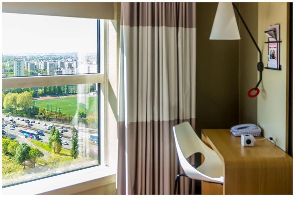 ibis Paris Porte de Montreuil 18