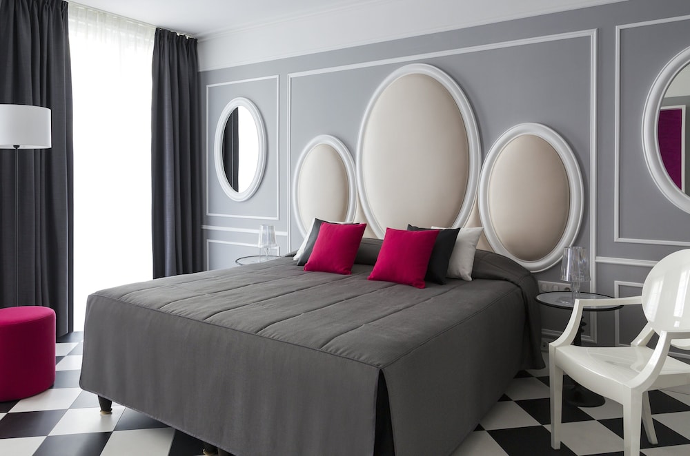 Citadines Opéra Paris 11